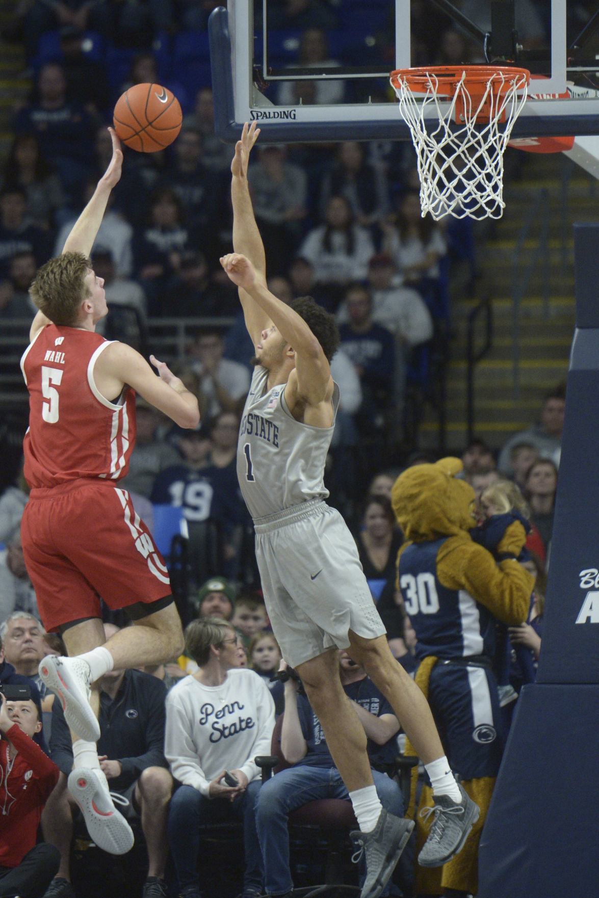 Badgers 58, Nittany Lions 49